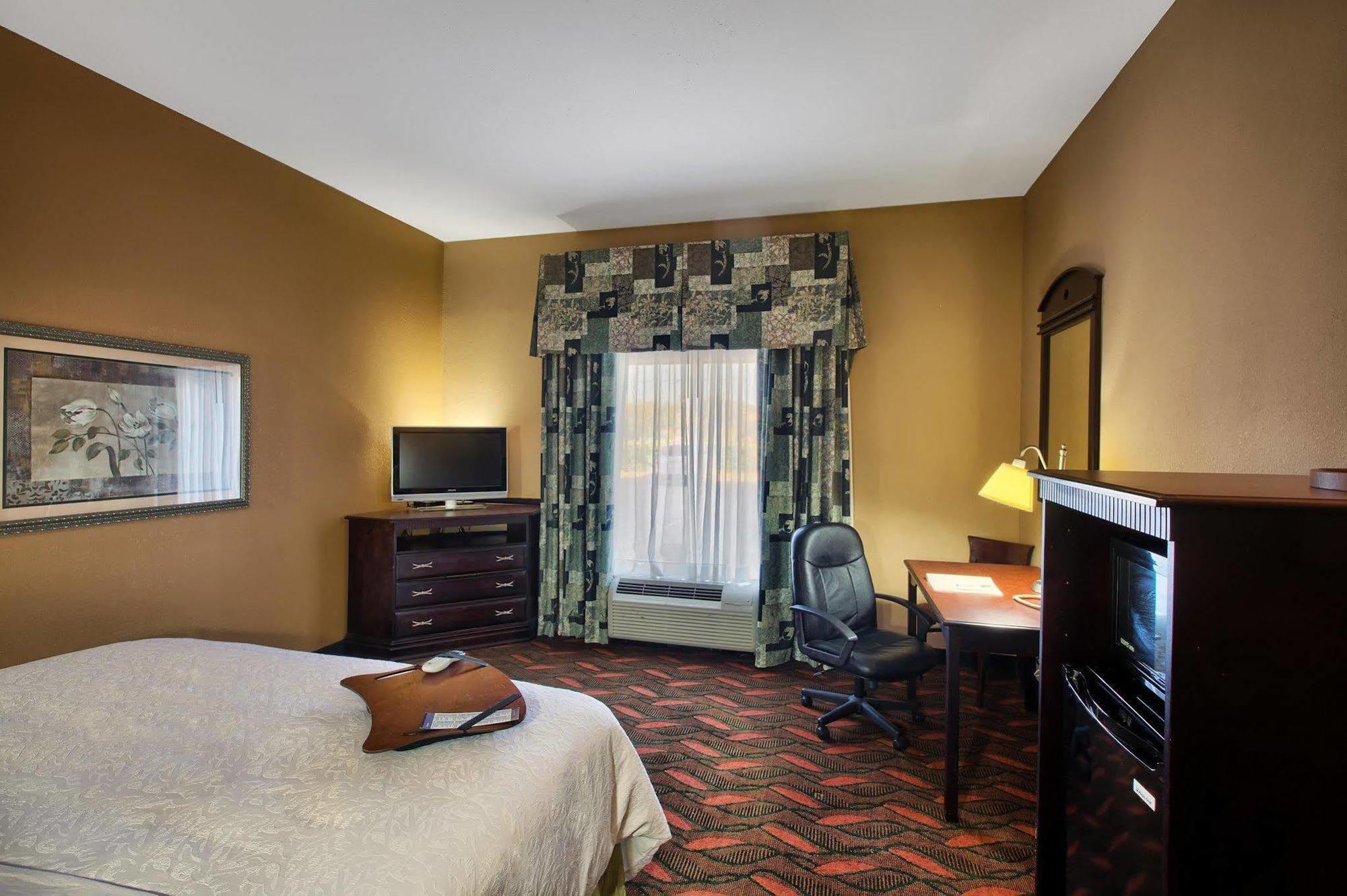 Hampton Inn & Suites Houston Розенбърг Екстериор снимка